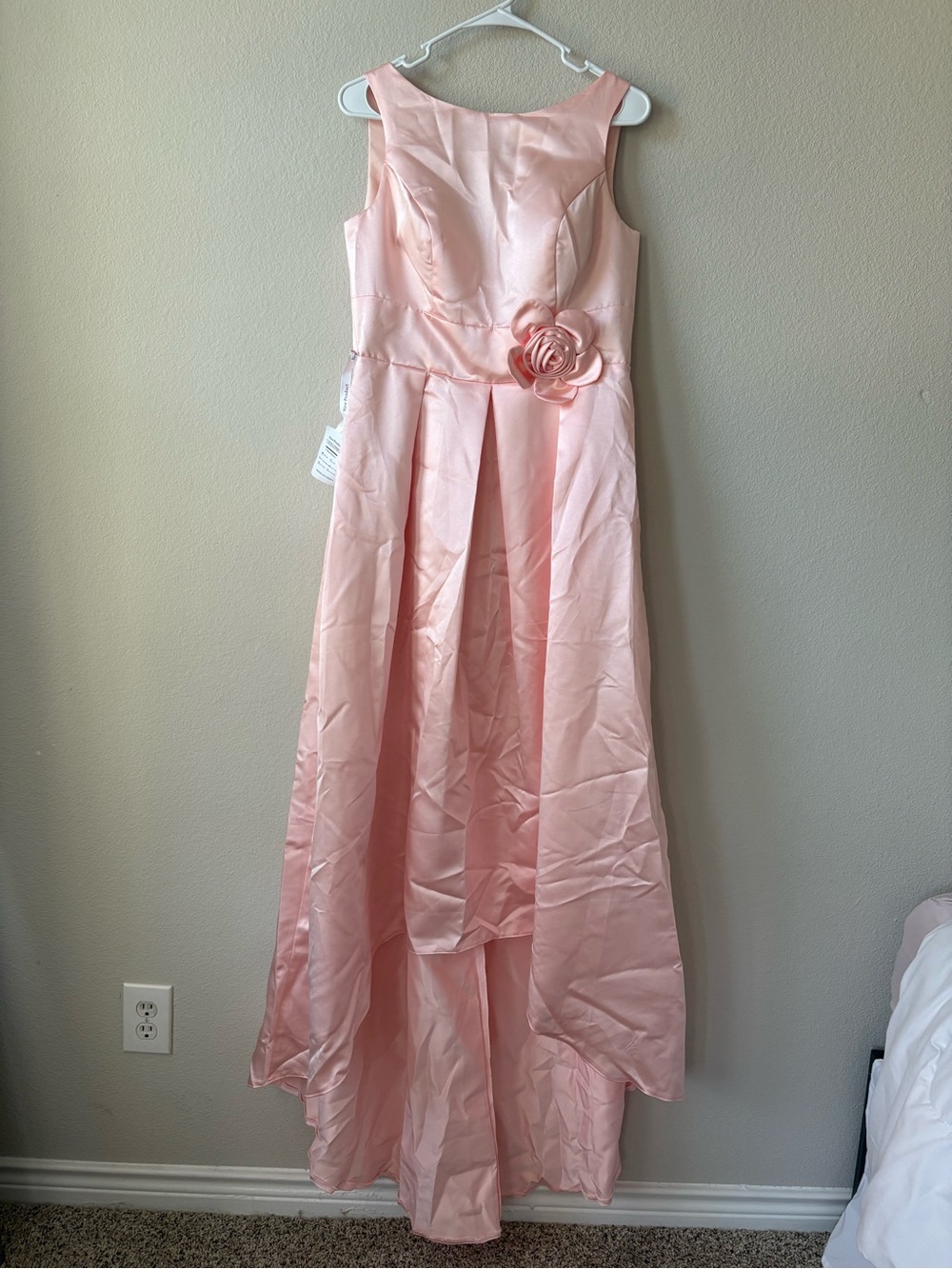 Sleeveless Pink High-Low Flower Accent Formal Dress